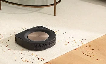 iRobot Roomba S9plus бережно очищает ковер от мусора