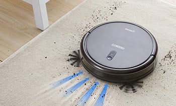 ECOVACS DEEBOT N79S моет пол с помощью мощного всасывания